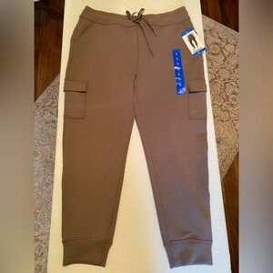 NWT’s Costco Women’s Mushroom Brown Color Cargo Sweatpants, Size Large